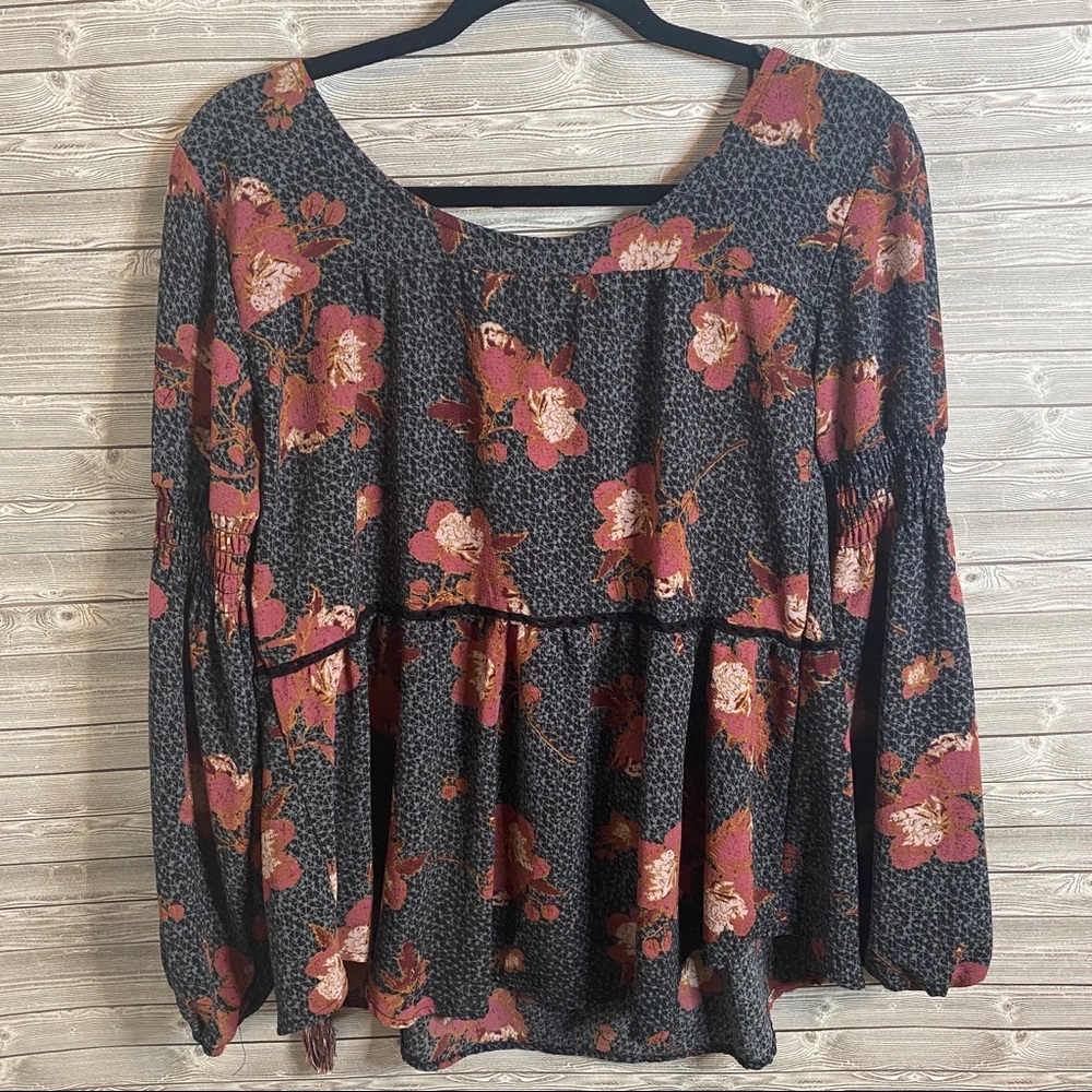 π Knox Rose Floral Ruffle Top - Picture 2 of 7